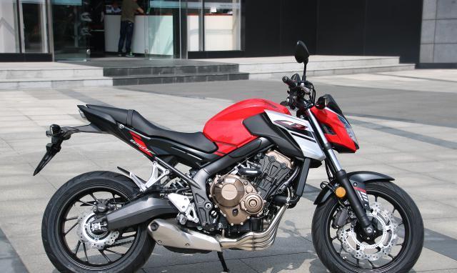 横山社区:消防人员智捅马蜂窝“xingkong.com”(图2) 星空体育官网