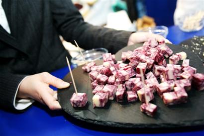 ‘xingkong.com’宝华洲社区:学习中国功夫 弘扬中华武术(图1) 星空体育官网