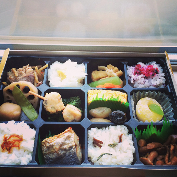 府东社区组织志愿者开展便民志愿服务活动‘xingkong体育官网登录’(图2) 府东社区组织志愿者开展便民志愿服务活动‘xingkong体育官网登录’(图2)