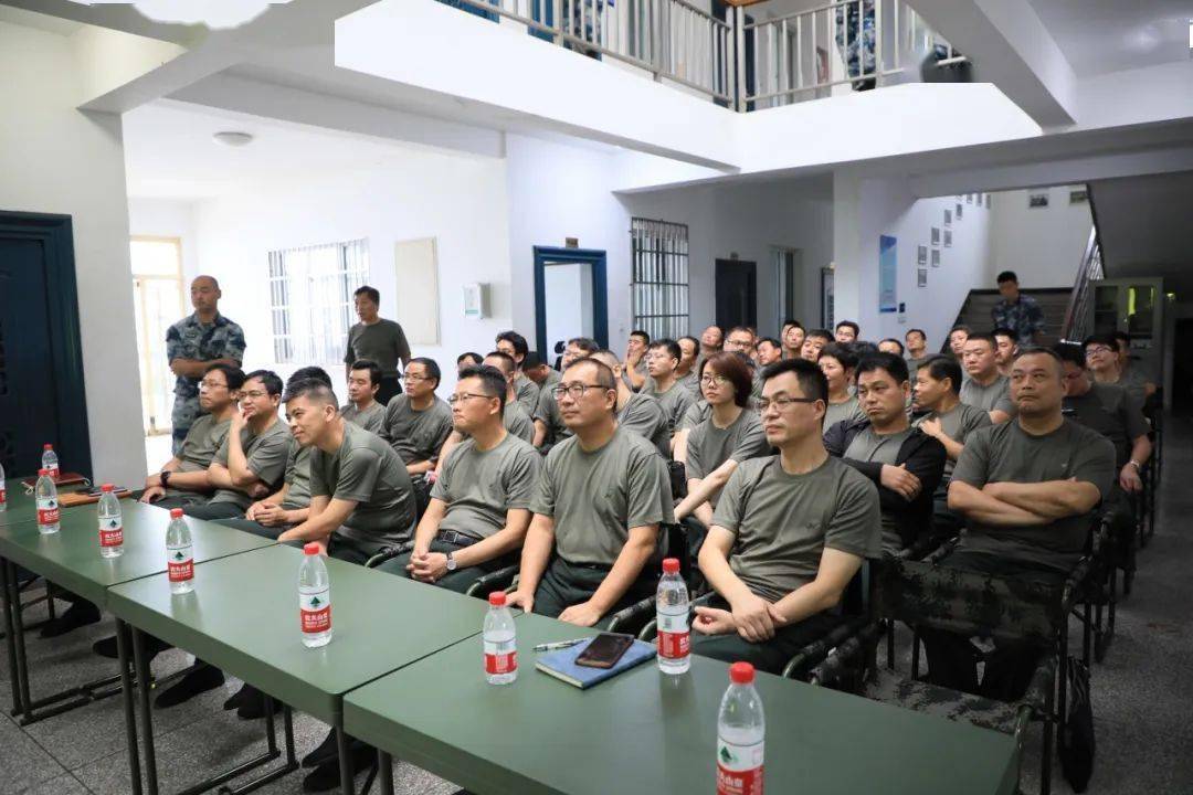 ‘星空体育官网’
穿上戎衣当回“兵” “军事日”里悟使命~(图15)