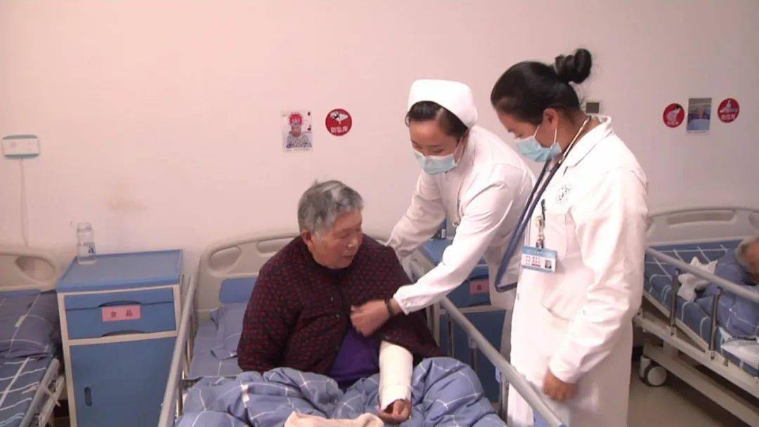 ‘星空体育官网’
鄢陵县:贫困重度残疾人集中托养 助力脱贫攻坚(图6) ‘星空体育官网’
鄢陵县:贫困重度残疾人集中托养 助力脱贫攻坚(图6)